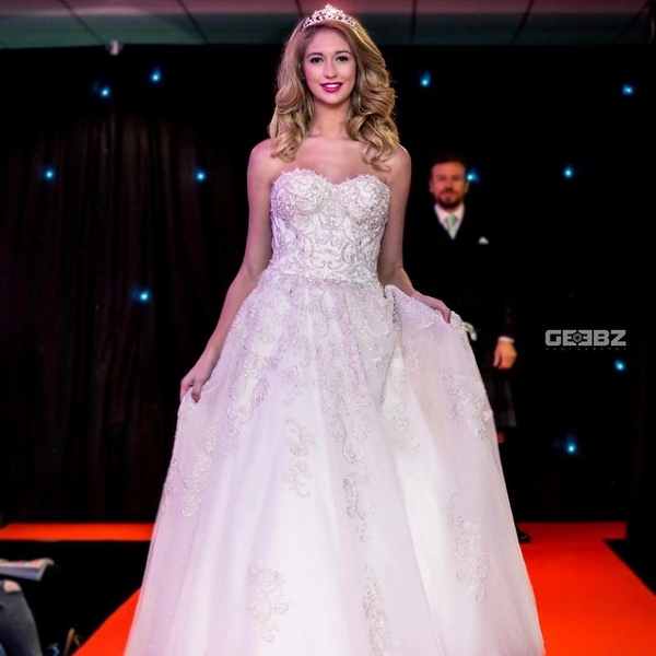 Miss BCBG Holly